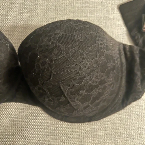Victoria’s Secret Black Lace Bra – 34DD - Picture 3 of 6